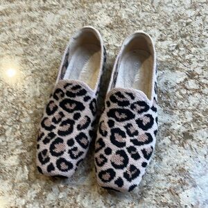 Vivaia flats, slip-ons, 8 1/2